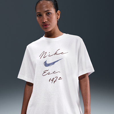 Nike Sportswear Essentials